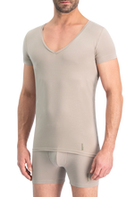 Lade das Bild in den Galerie-Viewer, Noshirt One
